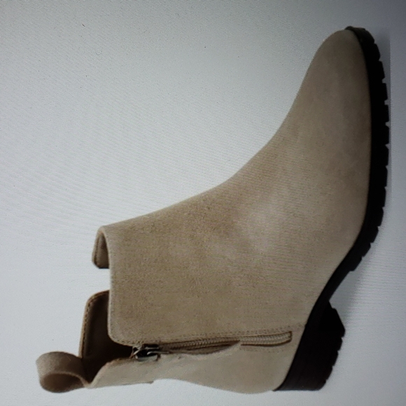 NEW Caslon Brielle Water Resistant Bootie - Picture 11 of 14